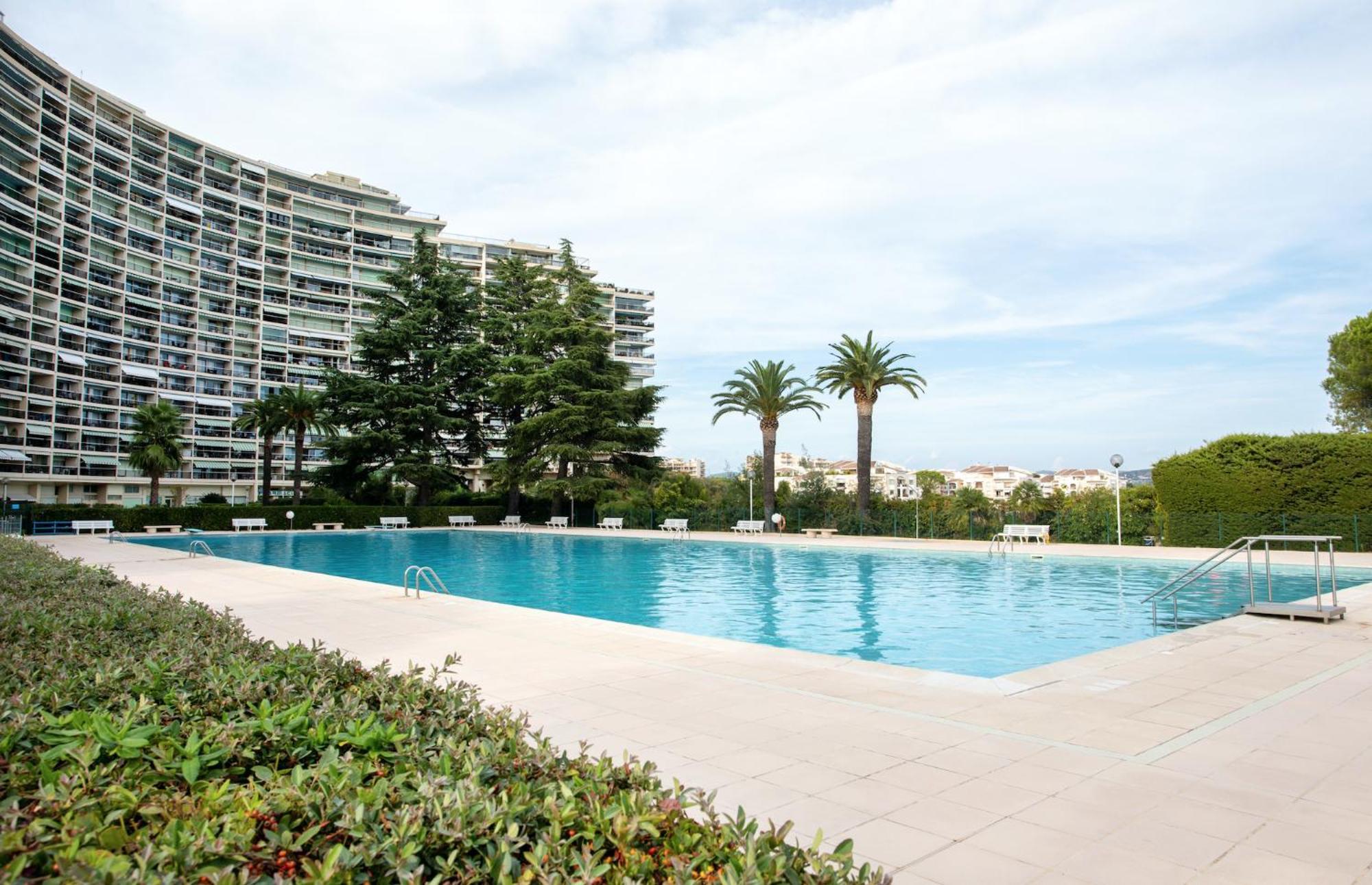Cannes Marina Suite Vue Mer Манделю-ла-Напул Екстериор снимка