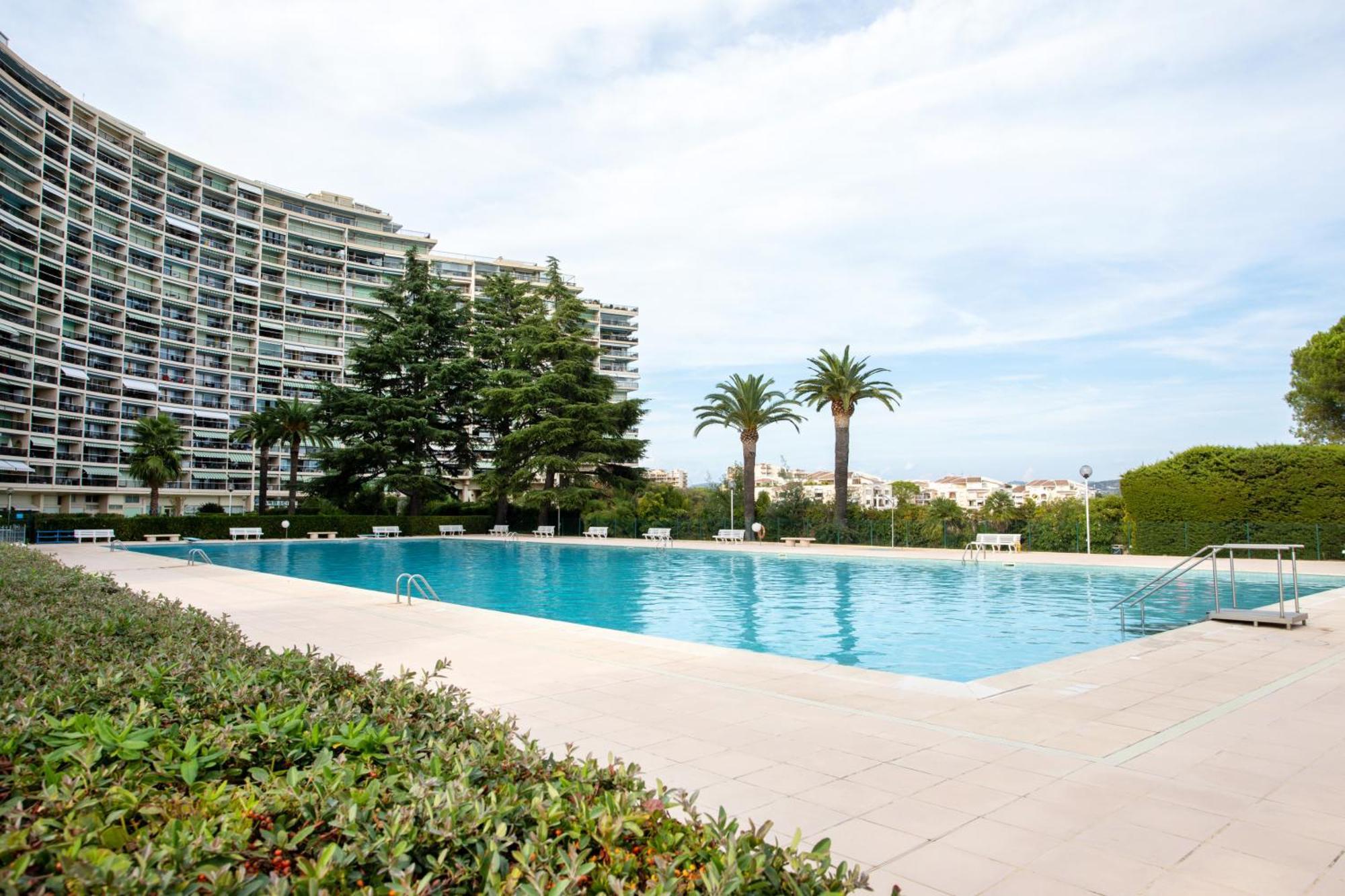 Cannes Marina Suite Vue Mer Манделю-ла-Напул Екстериор снимка